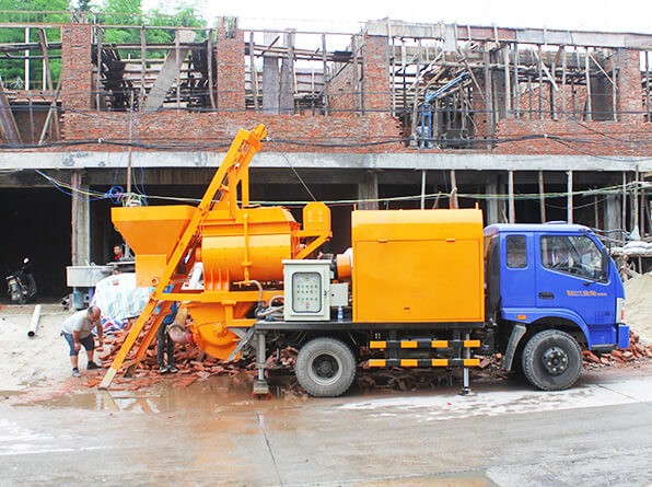 Concrete Pump With Twin-Shaft Mixer